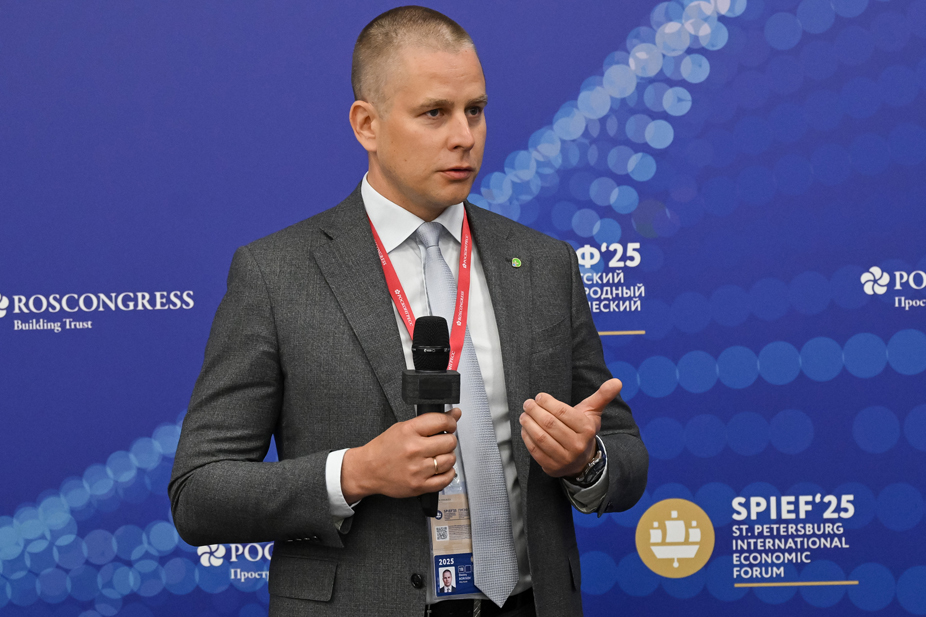 В рамках деловой программы ПМЭФ–2025 Д. Борисов рассказал о внедрении инноваций в фармацевтическое производство